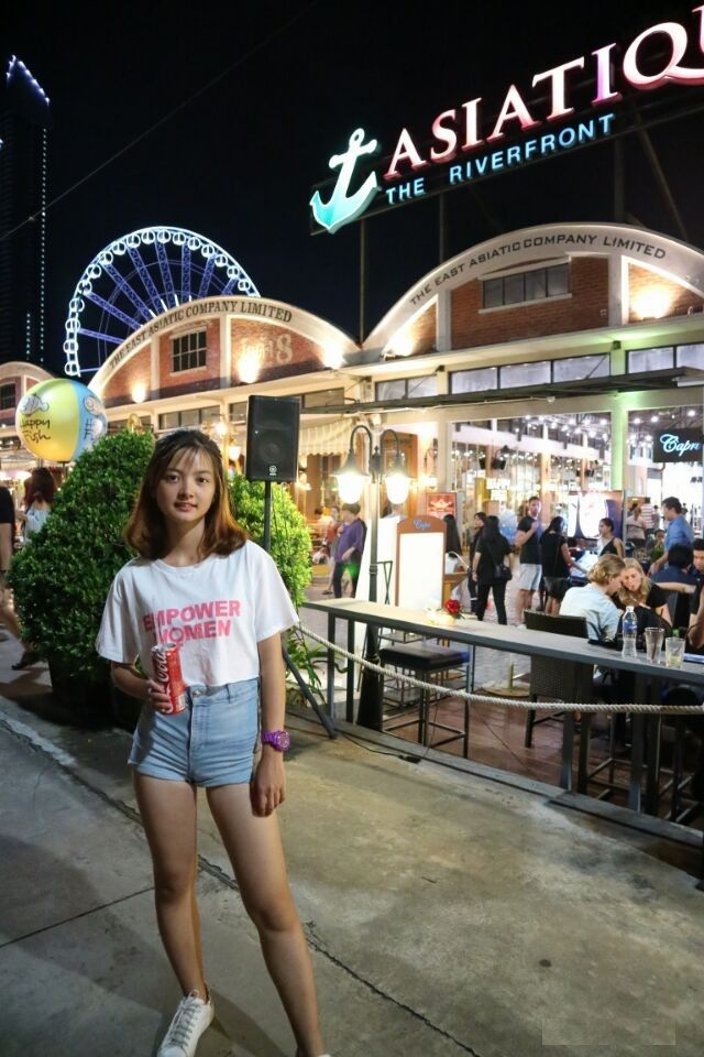 放荡的人妻 slutty wife