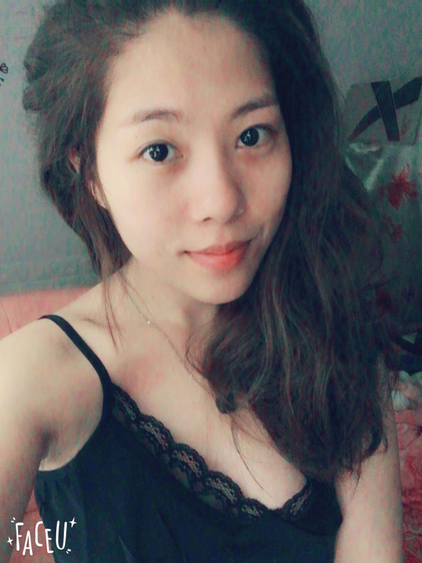 老婆标准大长腿加完美腰臀比 Wife has standard long legs and perfect waisttohip ratio