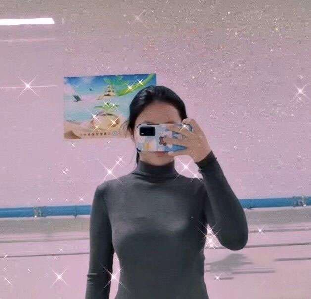 公司的财务小姐姐是个骚女 The finance lady of the company is a slut