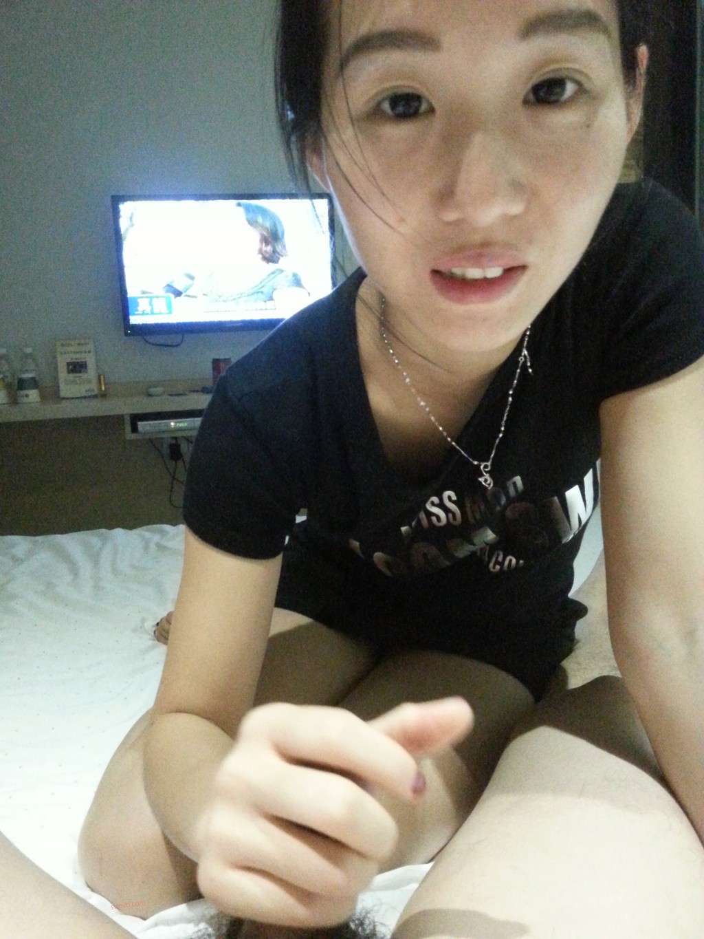 爱吃鸡女友的手足口 Hands, feet and mouth of girlfriend who loves to eat chicken