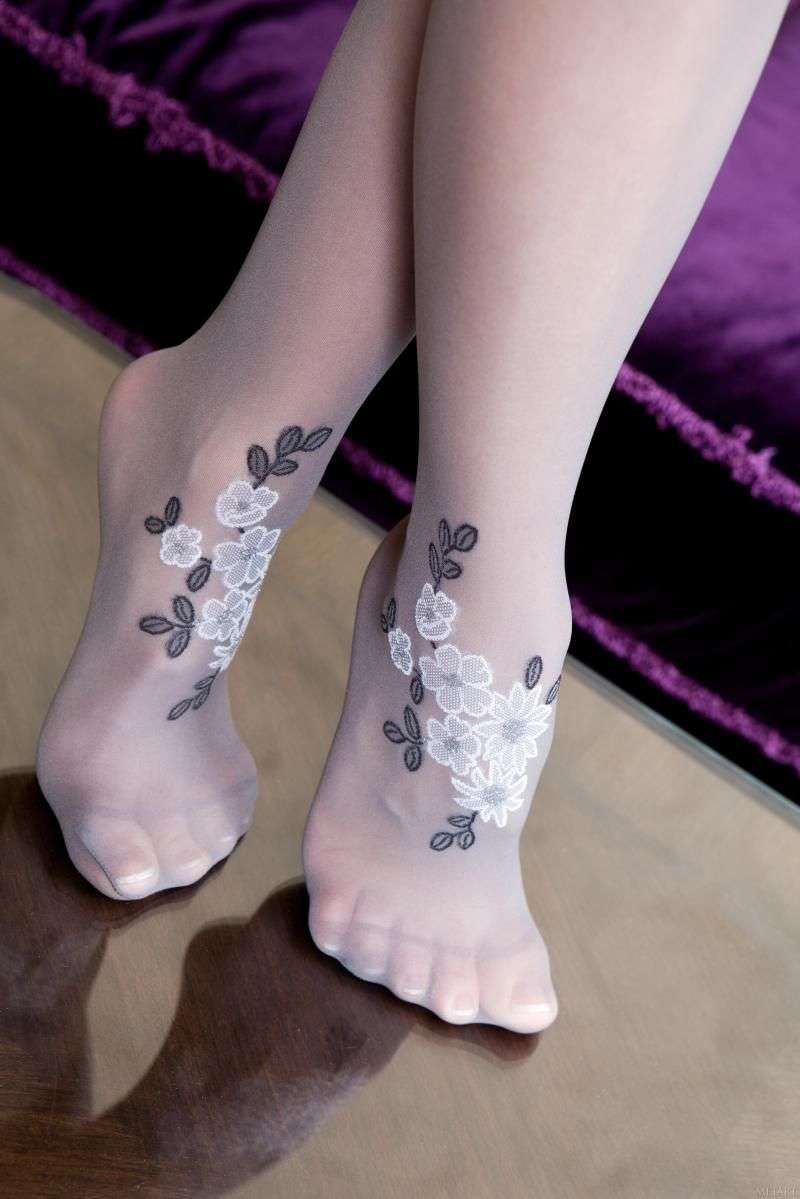 销魂美女的丝袜美腿 Beautiful beautiful women's stockings and beautiful legs