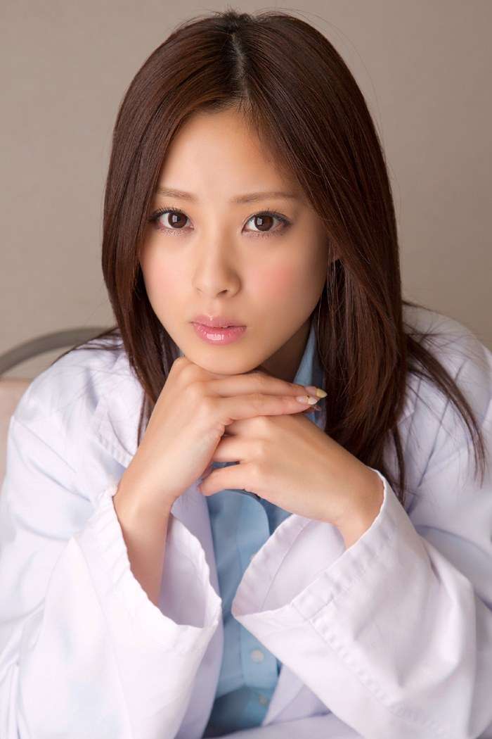 白衣天使的温柔凝视 The gentle gaze of the angel in white