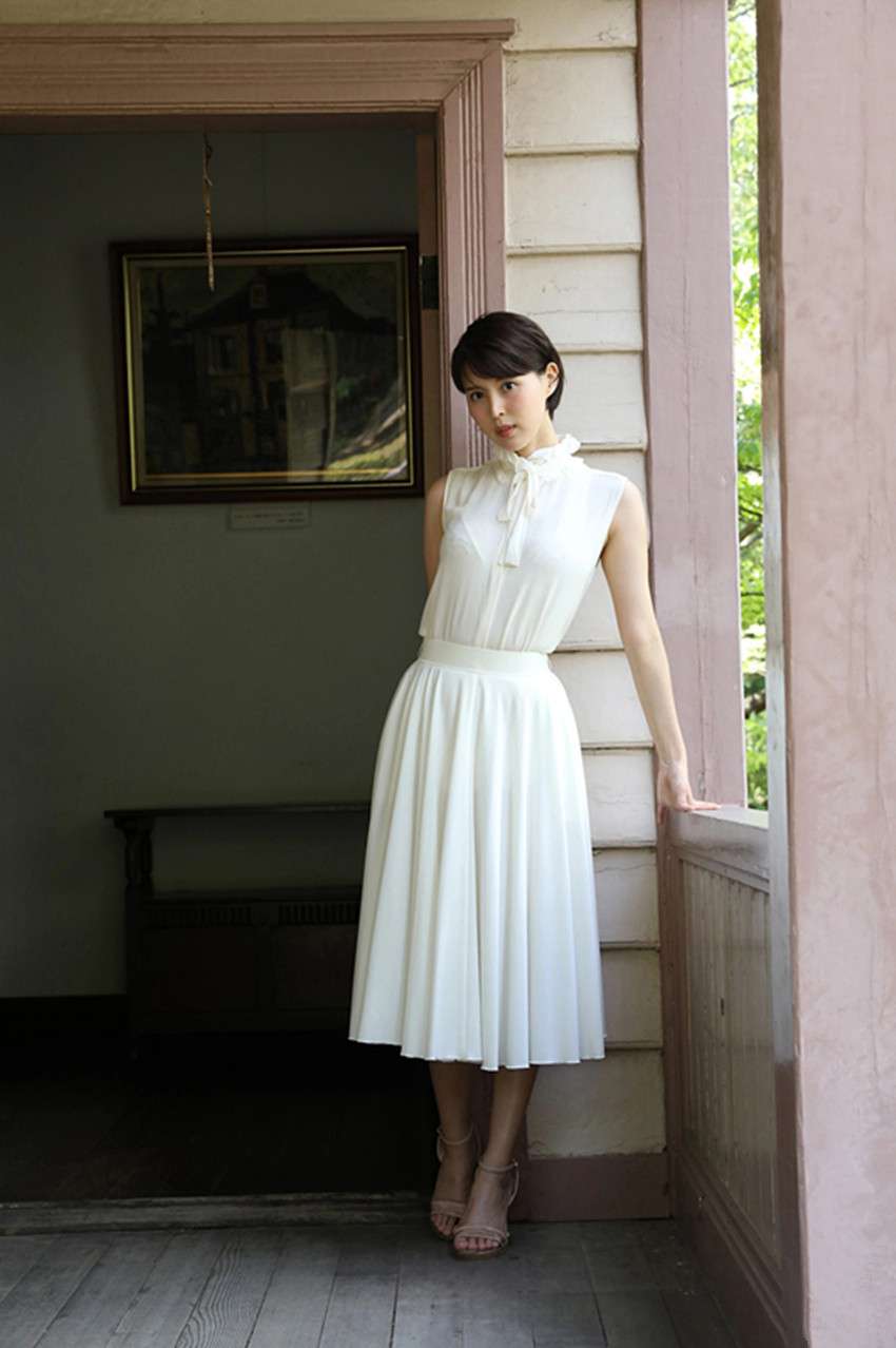 温馨午后时光女子写真 Warm afternoon women's photo