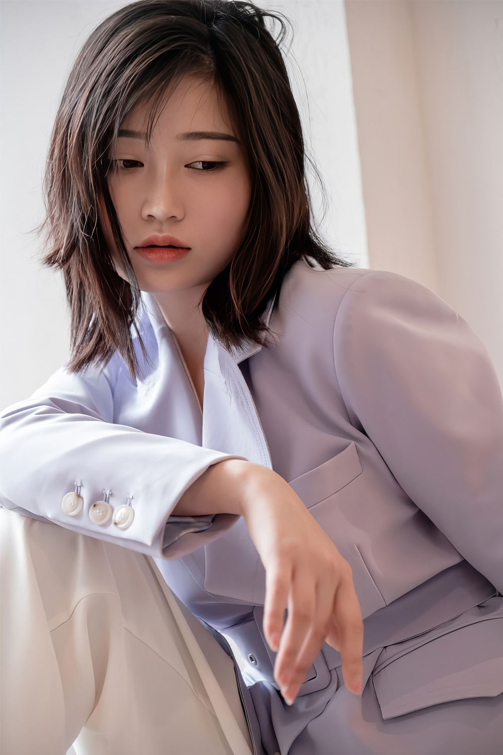 脱掉衣服白嫩完美的奶子方显 Take off your clothes and