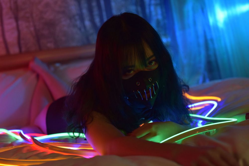 夜色霓虹：面具下的秘密 Neon Night： The Secret Under