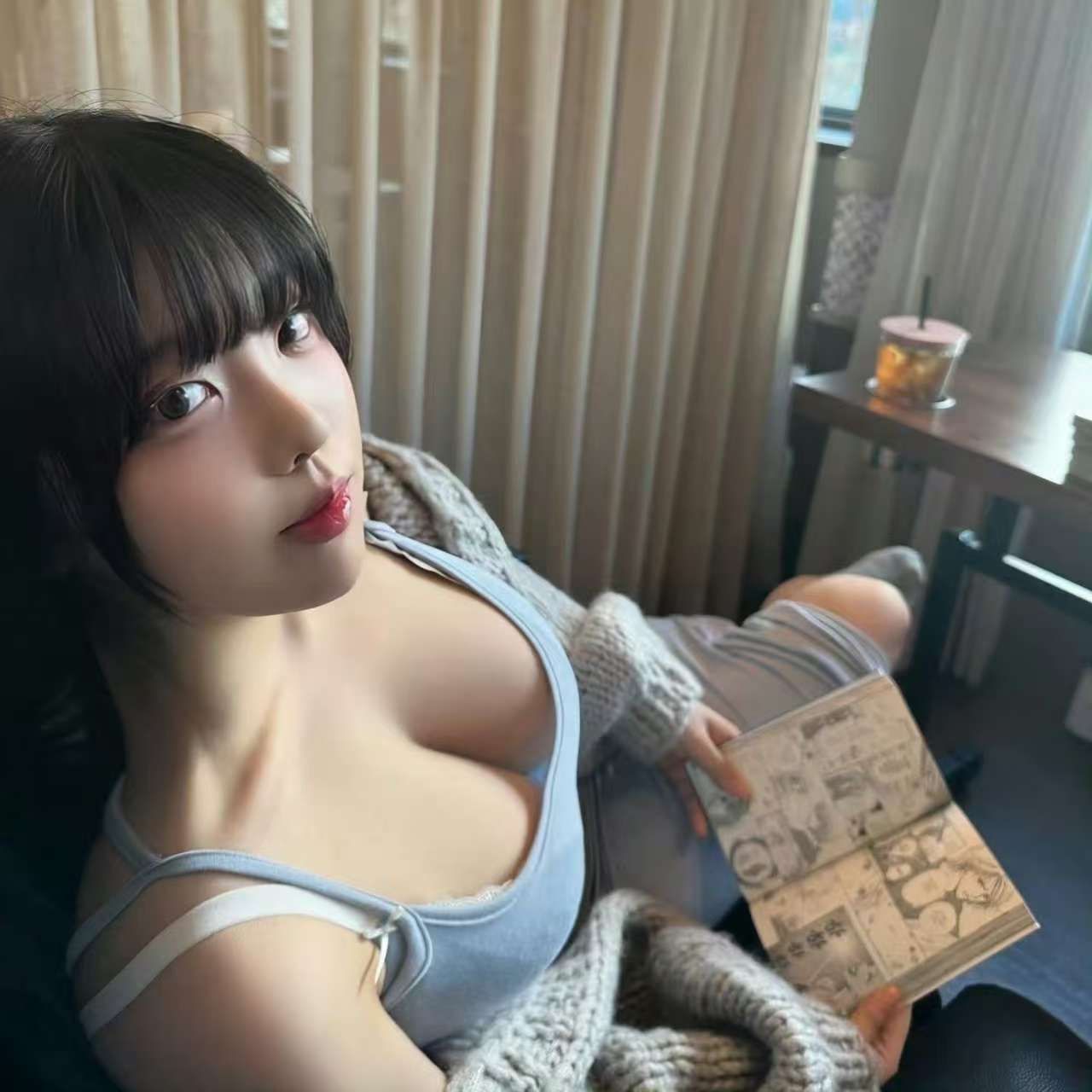 夺睛大胸遮不住