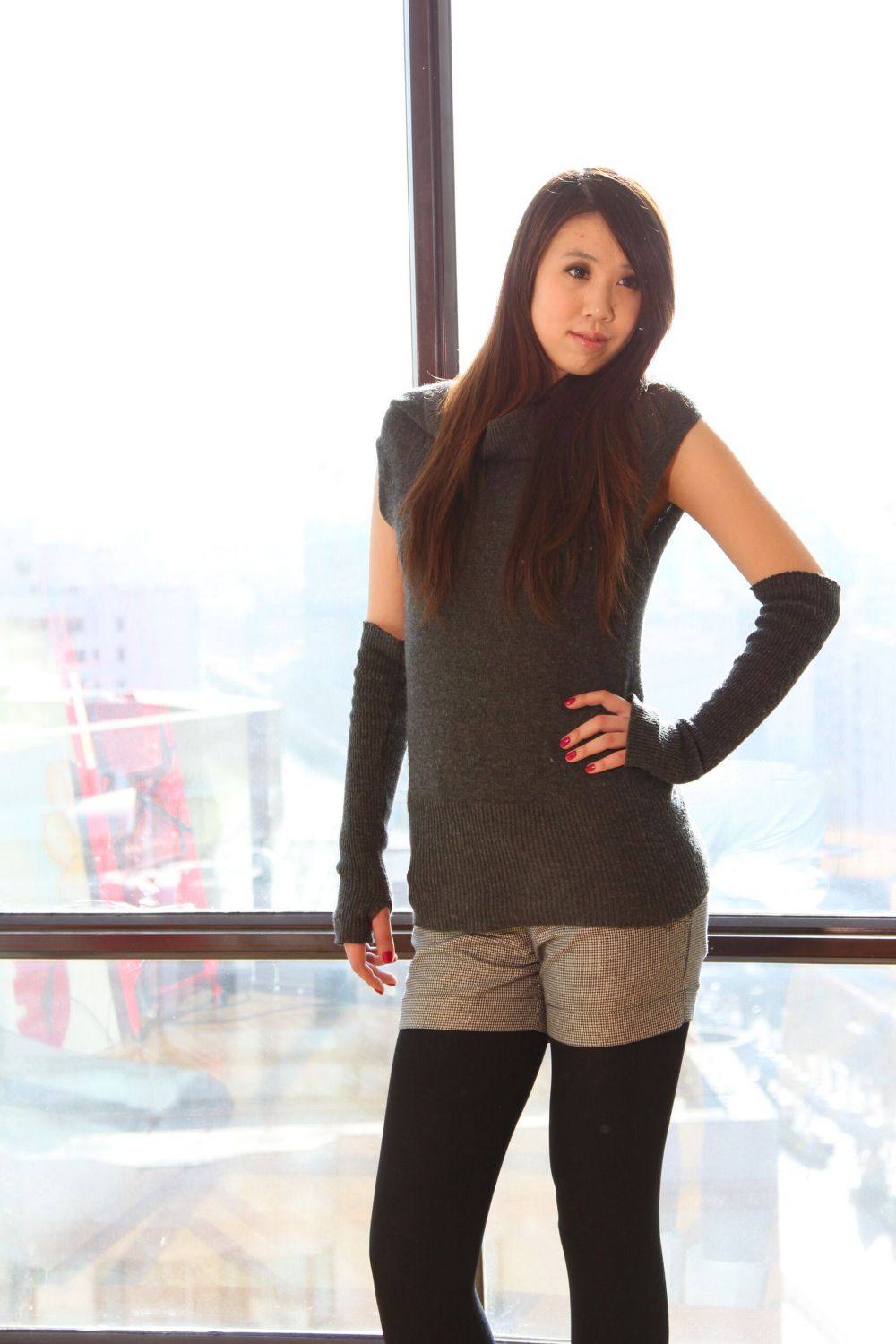 高挑良家妹子厚黑打底内衣诱惑 Tall and good girl with