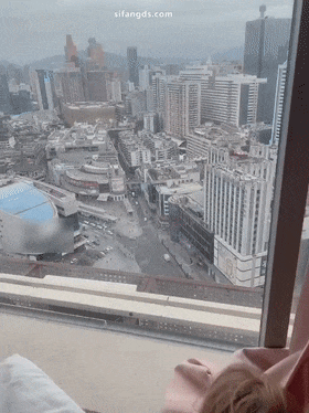 双飞母狗，蜜桃臀御姐，圆润的大白屁股